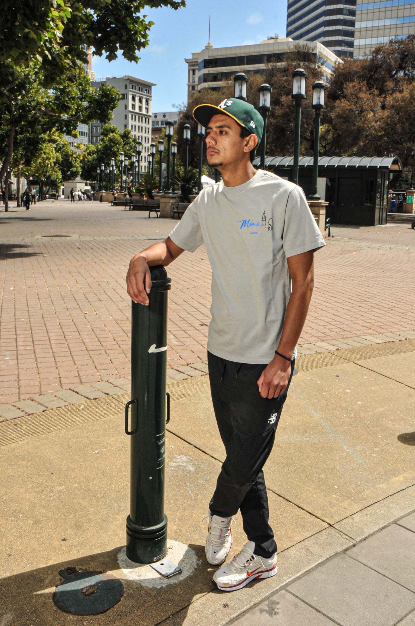 LONDON T SHIRT